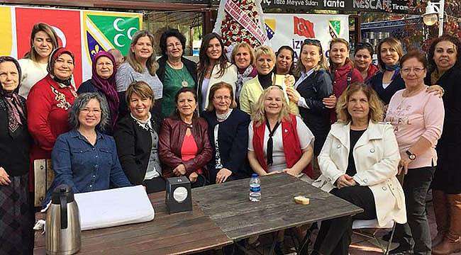 İzmir Bosna Sancak Derneği, Boşnak Yazar Şefka Begoviç Licina'yı İzmirli Boşnak Kadınlarla Buluşturdu