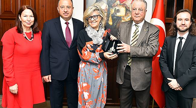 'İzmir'e Gelen Kaybetmez'