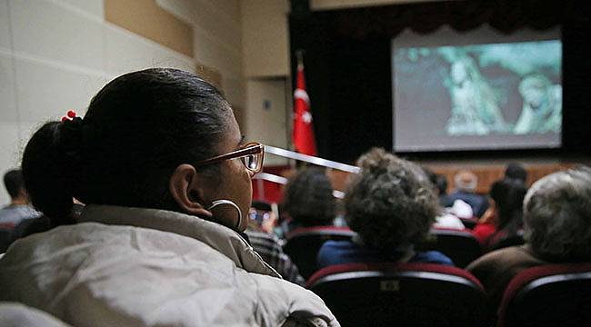 Karşıyaka’da ‘Engelsiz Sinema’ Keyfi