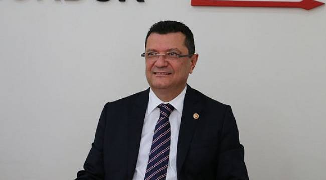 'Sarayı Var Kral Değil, Uçakları Var Kaptan Değil, Diploması Var Gerçek Değil'