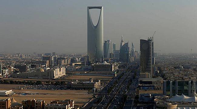 Suudi Arabistan Kralının Sarayına Füzeli Saldırı