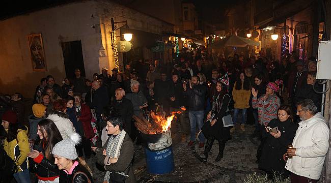 Urla Sanat Sokağı yeni yıla neşeyle girdi