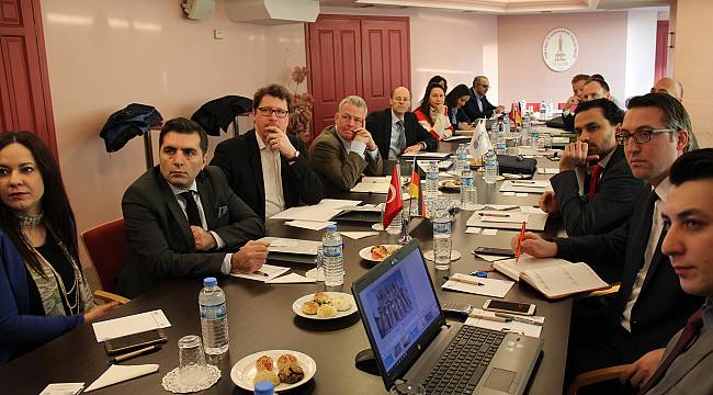 Alman Gazetecilerden İzmir Çıkarması
