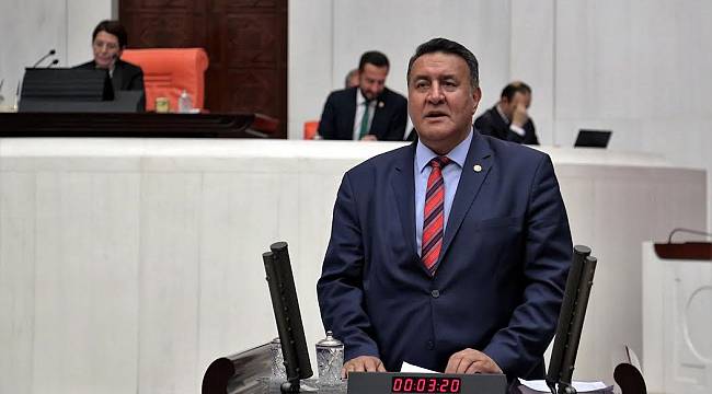 CHP Milletvekili Ömer Fethi Gürer, köylerde halı sahalar için sağlık önlemi alınıyor mu?” diye sordu. Bakan Bak Resmi Maçlarda alındığını açıkladı