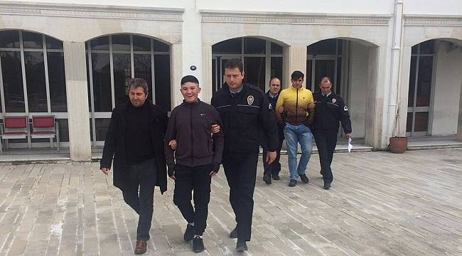 Foça’da Elektrikli Bisiklet Hırsızları Yakalandı
