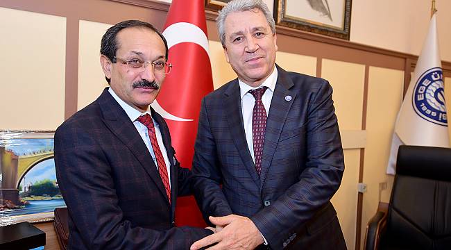 İZMİR'İN KÖKLÜ İKİ ÜNİVERSİTESİ GÜÇLERİNİ BİRLEŞTİRDİ