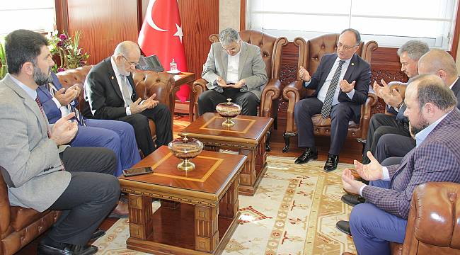 Karamollaoğlu’ndan İzmir Valisi Ayyıldız’a taziye ziyareti