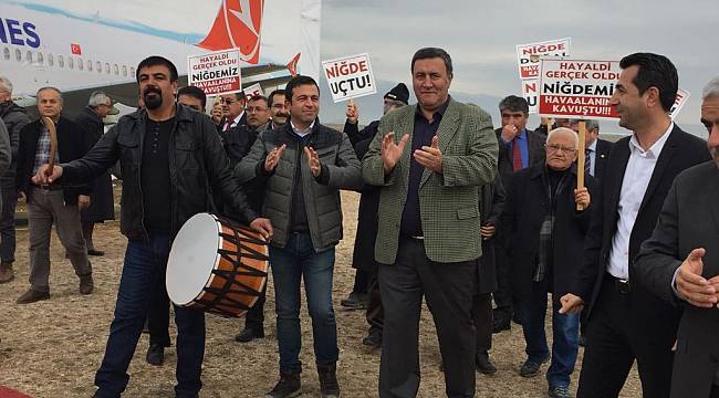 Niğde’nin 23 yıllık hasreti ‘bitti’: CHP boş arazideki ‘hava alanı’na ‘uçak’ indirdi