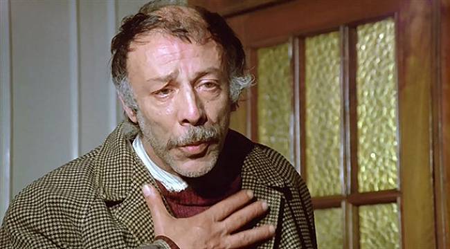 Usta oyuncu Münir Özkul yaşamını yitirdi