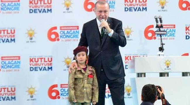 Erdoğan'dan bordo bereli kıyafeti giyen küçük kıza: Şehit olursa bayrağı da örtecekler, her şeye hazır, değil mi?