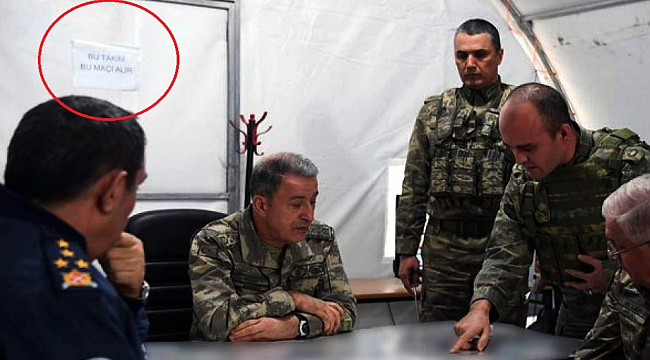 Hulisi Akar'ın arkasındaki yazı dikkat çekti...