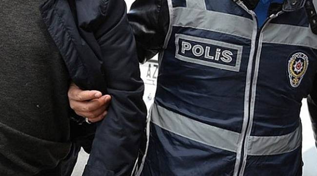 İzmir'de FETÖ operasyonu: 5 gözaltı