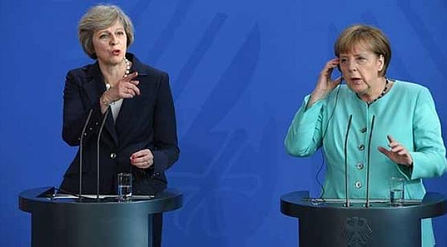 Merkel: Türkiye NATO'ya zarar verecek eylemlerden kaçınmalı