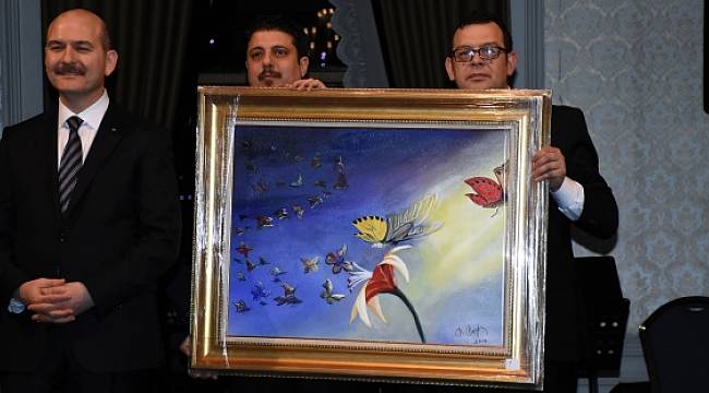 Süleyman Soylu'nun yaptığı tablo 500 bin liraya satıldı