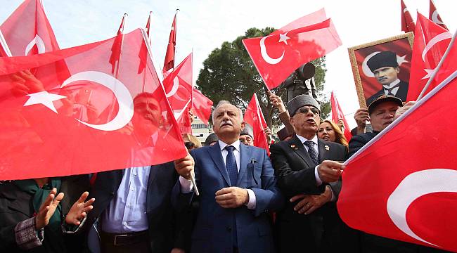 Bayraklı 'Şehitler' için yürüdü