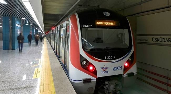 Küçük çocuklar acil durum butonuna bastı; Marmaray istasyonu boşaltıldı!