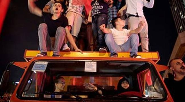 "15 Temmuz kahramanı" diye tanınan Şerife Boz'a dava açılıyor: Sürücü koltuğunda poz veren bu sahtekâr...