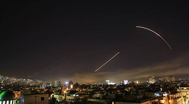 ABD, Fransa ve İngiltere Suriye'ye saldırdı