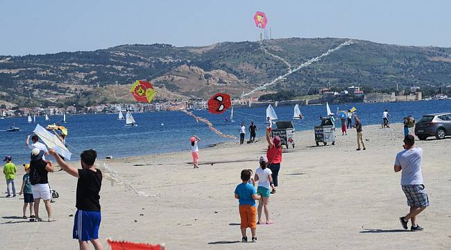 FOÇA’DA UÇURTMA ŞENLİĞİ