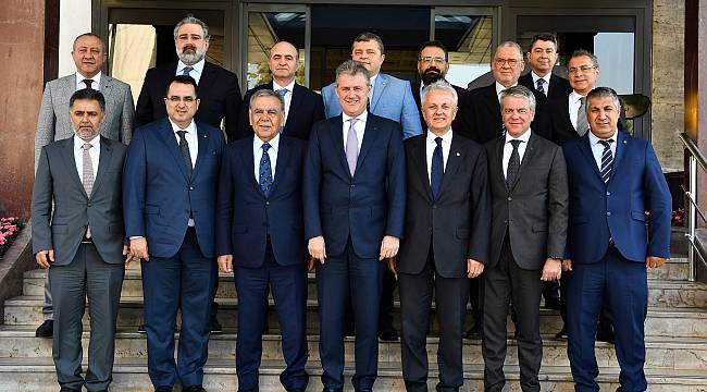 İlk mesajları "sinerji" oldu