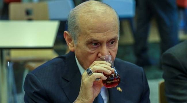 Kulis: Bahçeli, AKP'yle MHP'nin arası açılmasın diye erken seçim çağrısı yaptı