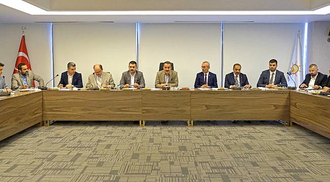 AK Parti İzmir'de ilçe koordinatörleri belirlendi