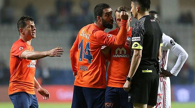 Arda Turan'a 16 maç men cezası