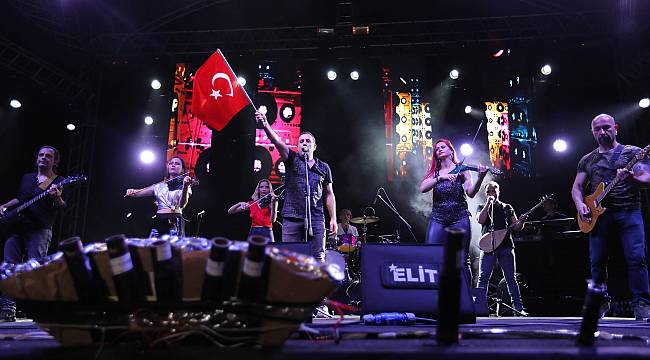 Buca’dan Haluk Levent rüzgarı geçti