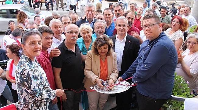 CHP Karşıyaka seçim bürolarını arka arkaya açıyor