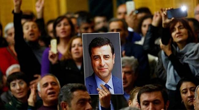 Demirtaş'ın televizyon programına ankesörlü telefonla katılabilmesi için başvuru
