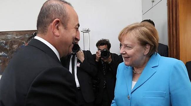 Dışişleri Bakanı Çavuşoğlu: Merkel resmi davet demedi