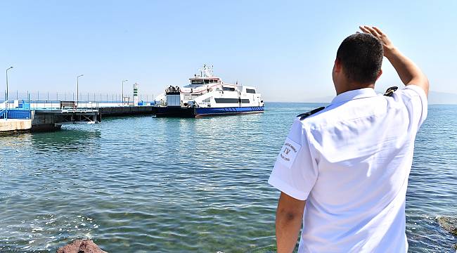 Güzelbahçe vapuruna kavuşuyor