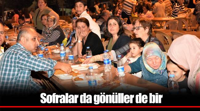 Sofralar da gönüller de bir