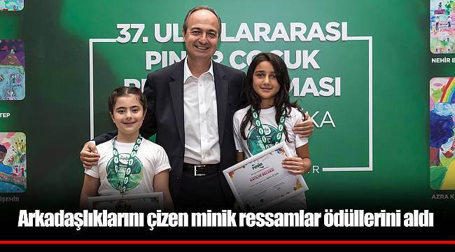 Arkadaşlıklarını çizen minik ressamlar ödüllerini aldı