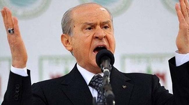 Bahçeli: Cumhurbaşkanı&#039;nı alkışlamayıp yuh mu çekecekti?