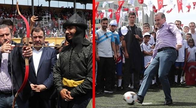 Bakan Bak, top sektirip ok attı: Cumhurbaşkanımız, 'Gençlerimiz sokaklarda değil tesislerde olsun' diye talimat verdi