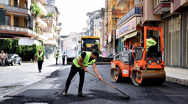 Bornova Belediyesi’nden yol ve asfalt hamlesi