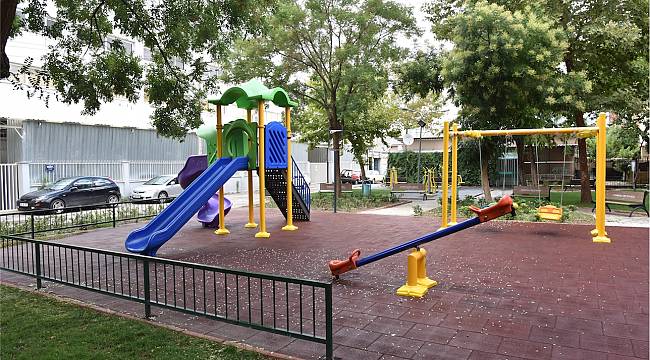 Bornova’nın park hamlesi sürüyor