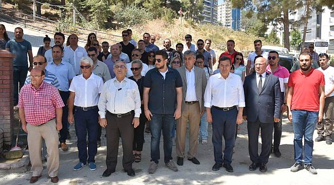 Gazeteci Fevzi Yılmaz Narlıdere'de anıldı