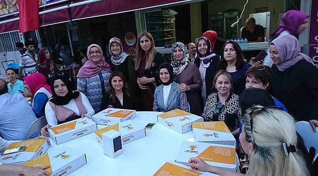 İzmir’in AK Kadınlarından bir ilk!