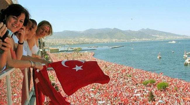 Muharrem İnce'yi İzmir'de yüz binler karşıladı
