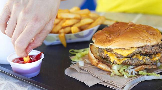 Yağlı yiyeceklerde yeme sıklığı hafta bir gün!