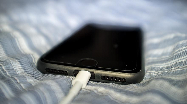 Akıllı telefonunuz sizi gizlice izliyor olabilir!