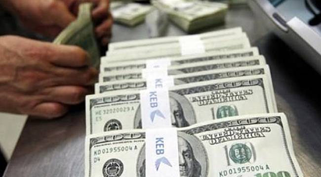 Bakan Albayrak “Hiç olmadığı kadar etkin bir Merkez Bankası” dedi; dolar/TL 4.80'in altına geriledi