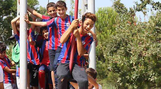Bayraklılı çocuklar doğal yaşam parkını gezdi