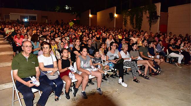 Bornova’da açıkhavada sinema keyfi