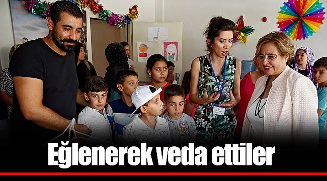 Eğlenerek veda ettiler
