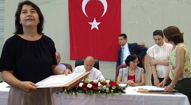 HDP İZMİR MİLLETVEKİLLERİ MAZBATALARINI ALDILAR
