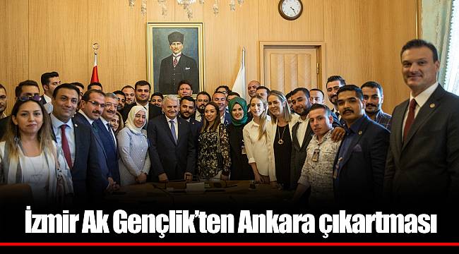 İzmir Ak Gençlik’ten Ankara çıkartması