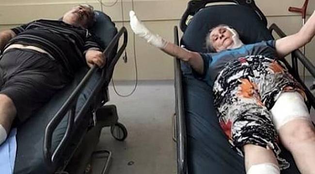 İzmir'de yanan araç eve çarptı: 2 yaralı